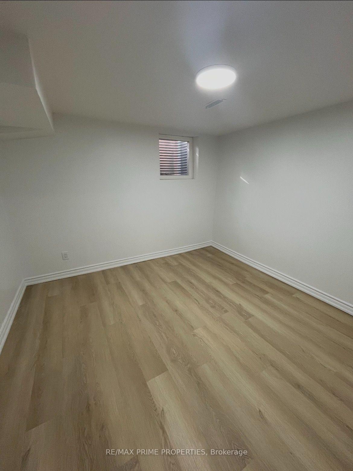 Photo 8 of 54 Tiffany Crescent, Markham, Milliken Mills West — HOMEH