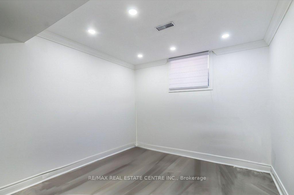 Photo 6 of Unit BASEMENT, 252 Thorner Drive, Hamilton, Thorner — HOMEH