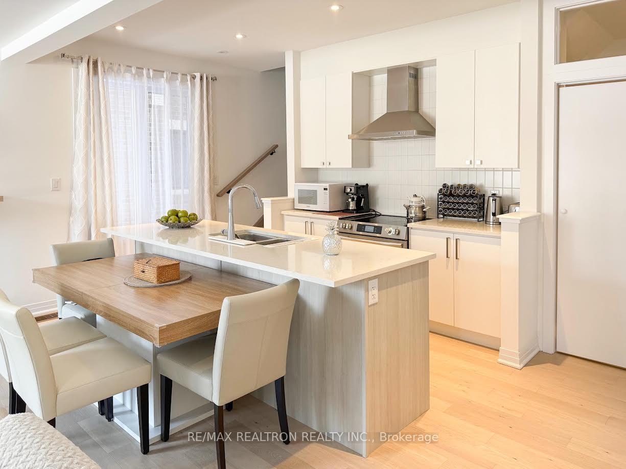 Photo 5 of Unit Bedroom A, 3272 Sixth Line, Oakville, Rural Oakville — HOMEH