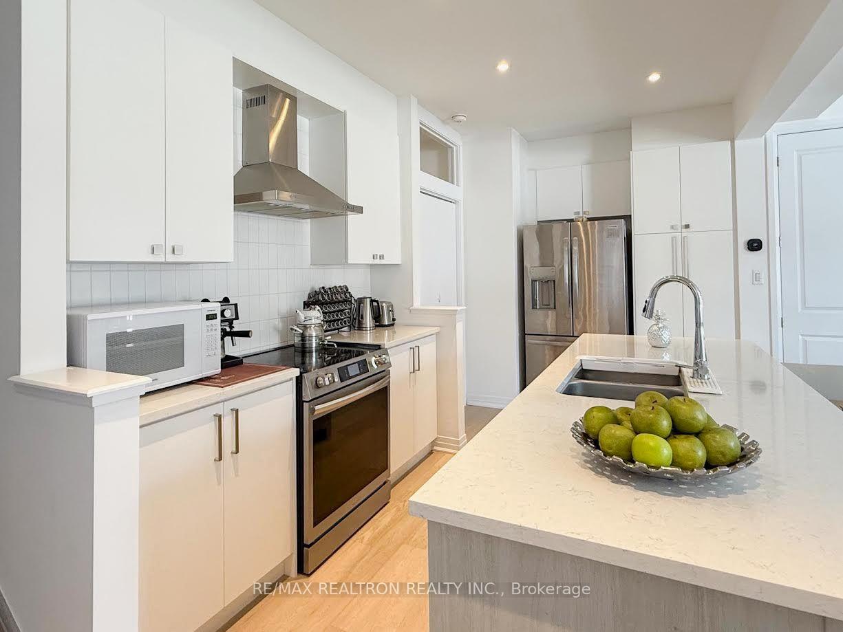 Photo 7 of Unit Bedroom A, 3272 Sixth Line, Oakville, Rural Oakville — HOMEH