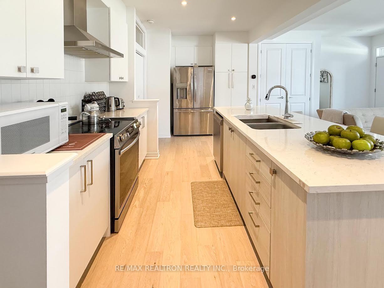 Photo 9 of Unit Bedroom A, 3272 Sixth Line, Oakville, Rural Oakville — HOMEH
