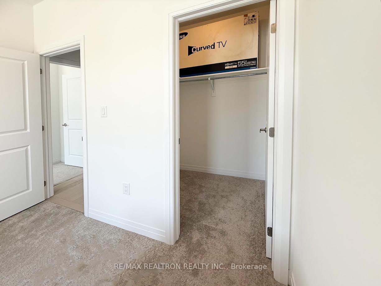 Photo 12 of Unit Bedroom A, 3272 Sixth Line, Oakville, Rural Oakville — HOMEH