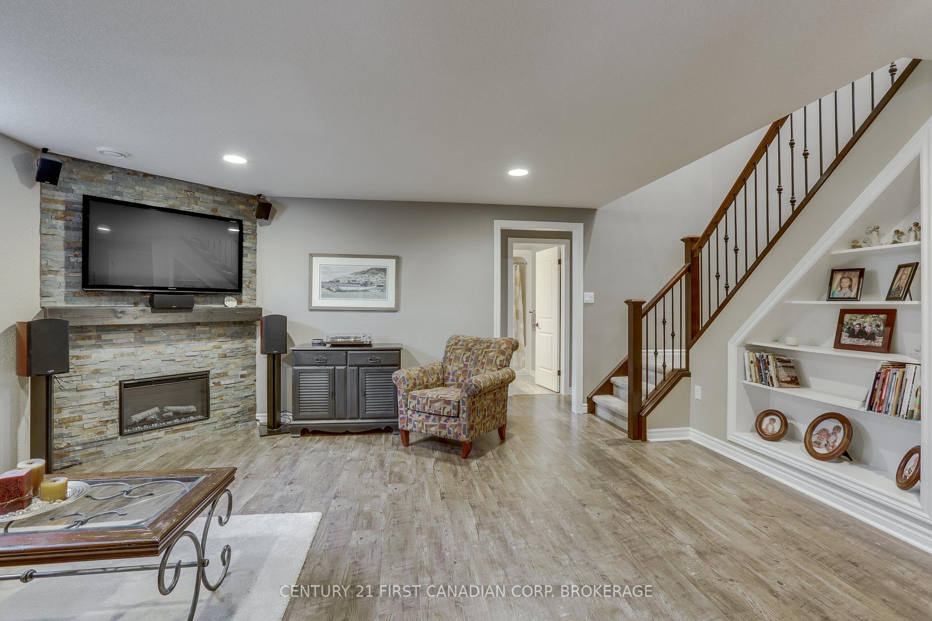 Photo 5 of 76 Sloan Drive, Zorra, Thamesford — HOMEH