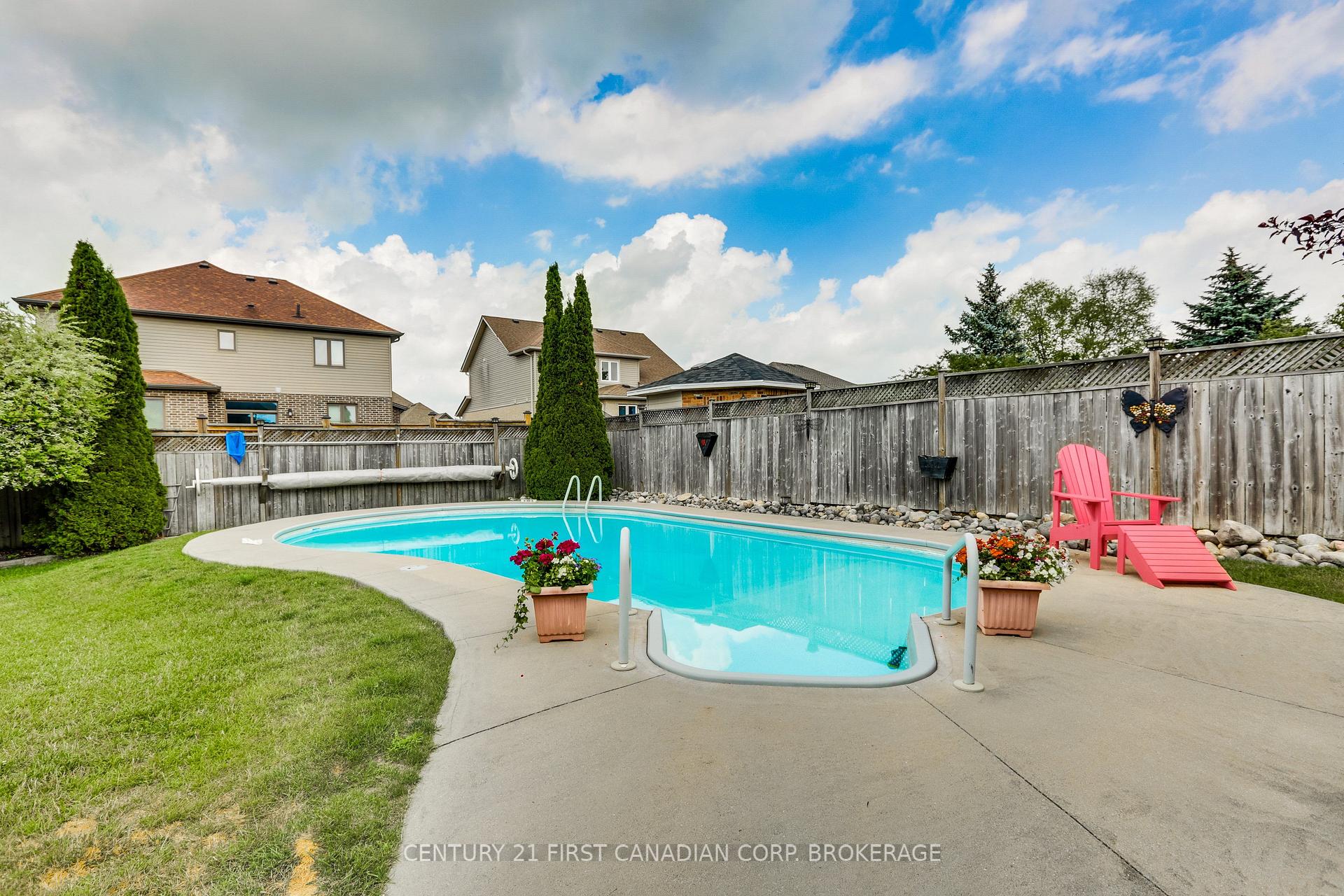 Photo 17 of 76 Sloan Drive, Zorra, Thamesford — HOMEH