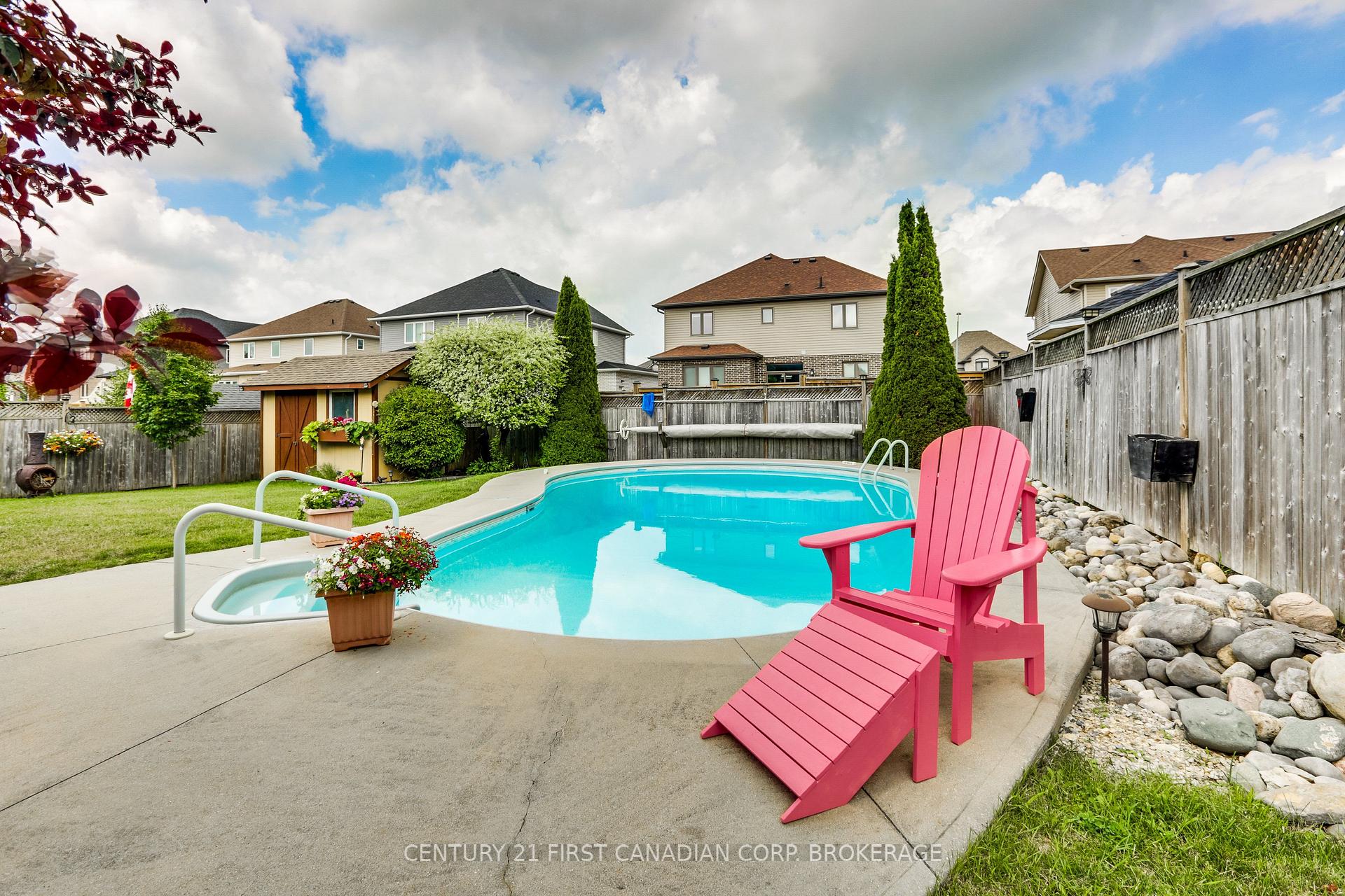 Photo 18 of 76 Sloan Drive, Zorra, Thamesford — HOMEH