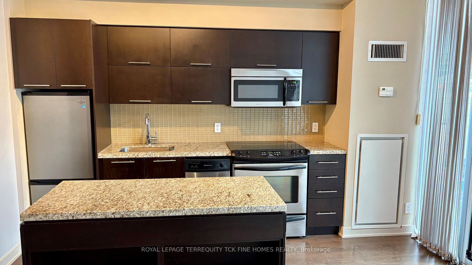 Photo 1 of Unit 707, 21 Nelson Street, Toronto, Waterfront Communities — HOMEH