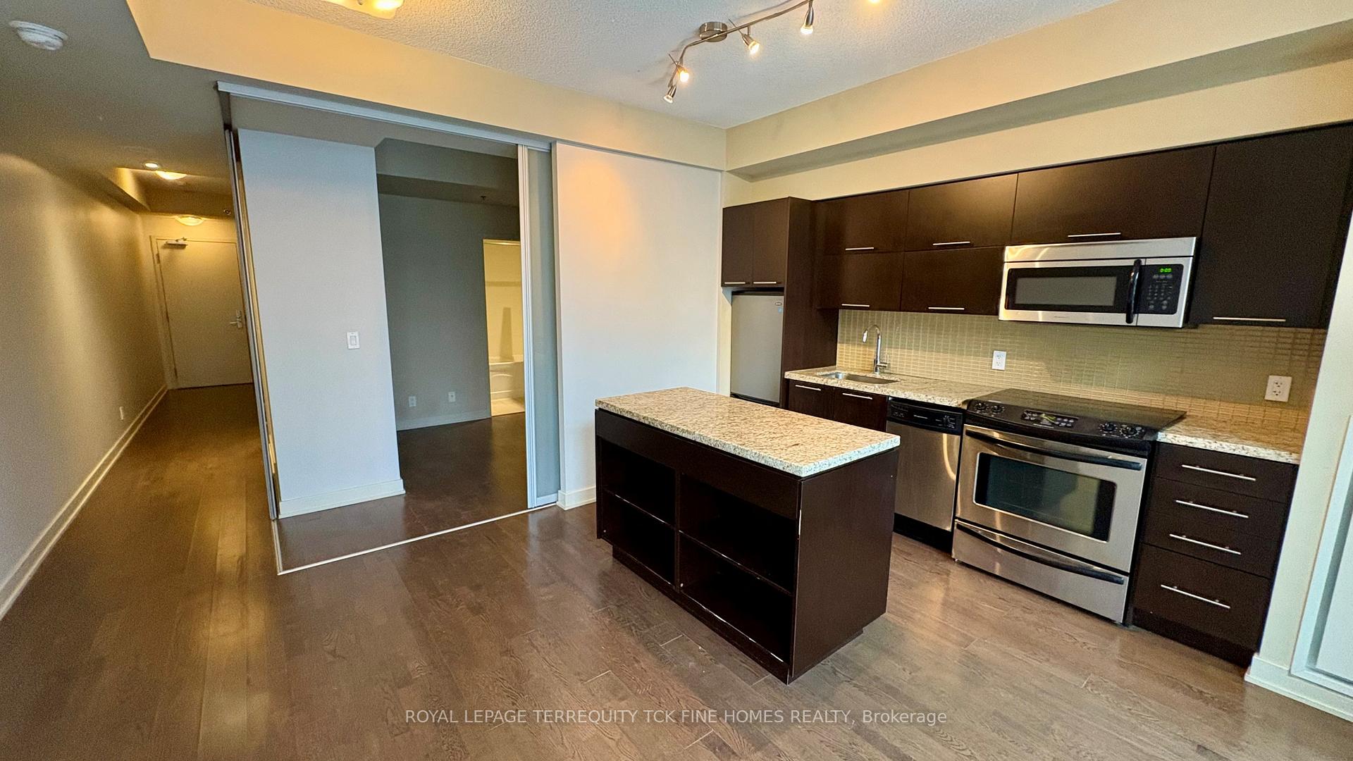 Photo 5 of Unit 707, 21 Nelson Street, Toronto, Waterfront Communities — HOMEH