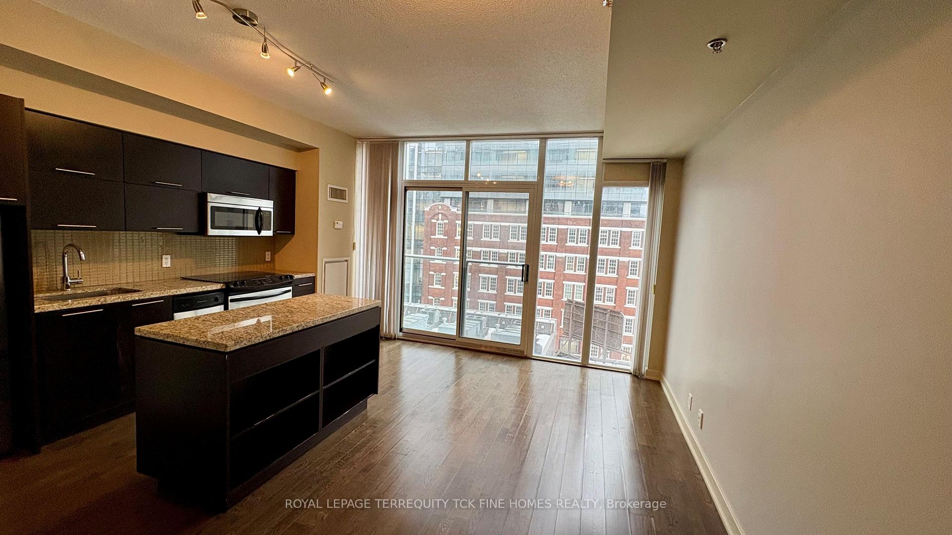 Photo 10 of Unit 707, 21 Nelson Street, Toronto, Waterfront Communities — HOMEH