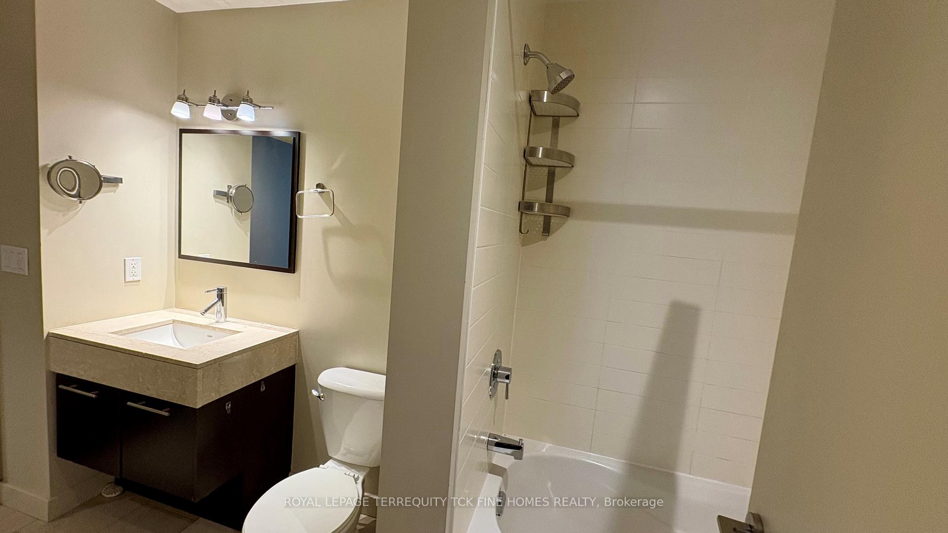 Photo 11 of Unit 707, 21 Nelson Street, Toronto, Waterfront Communities — HOMEH