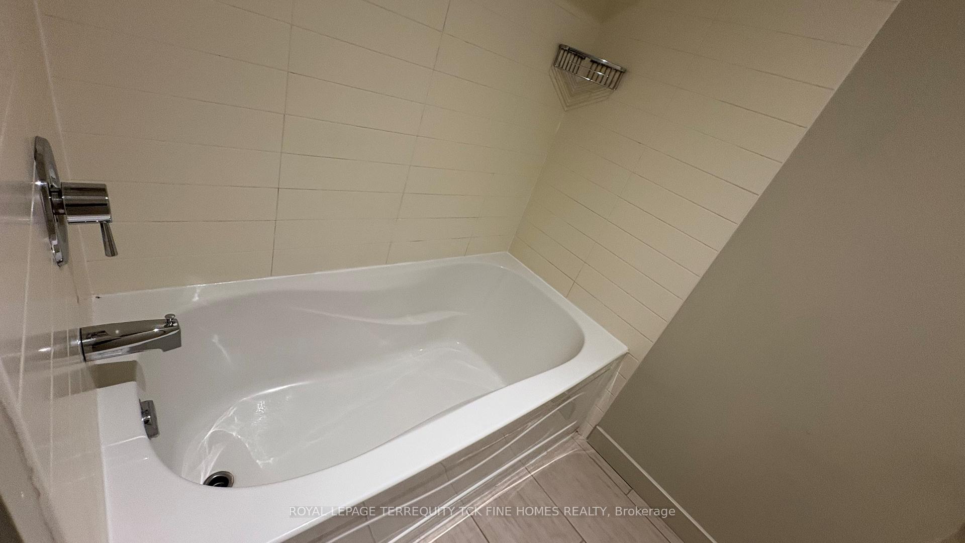 Photo 13 of Unit 707, 21 Nelson Street, Toronto, Waterfront Communities — HOMEH
