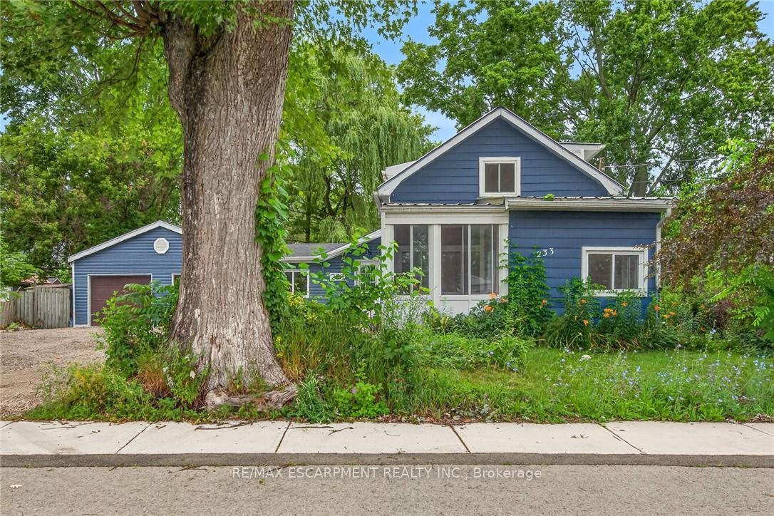 Photo 2 of 233 North Cayuga Street W, Haldimand, Dunnville — HOMEH