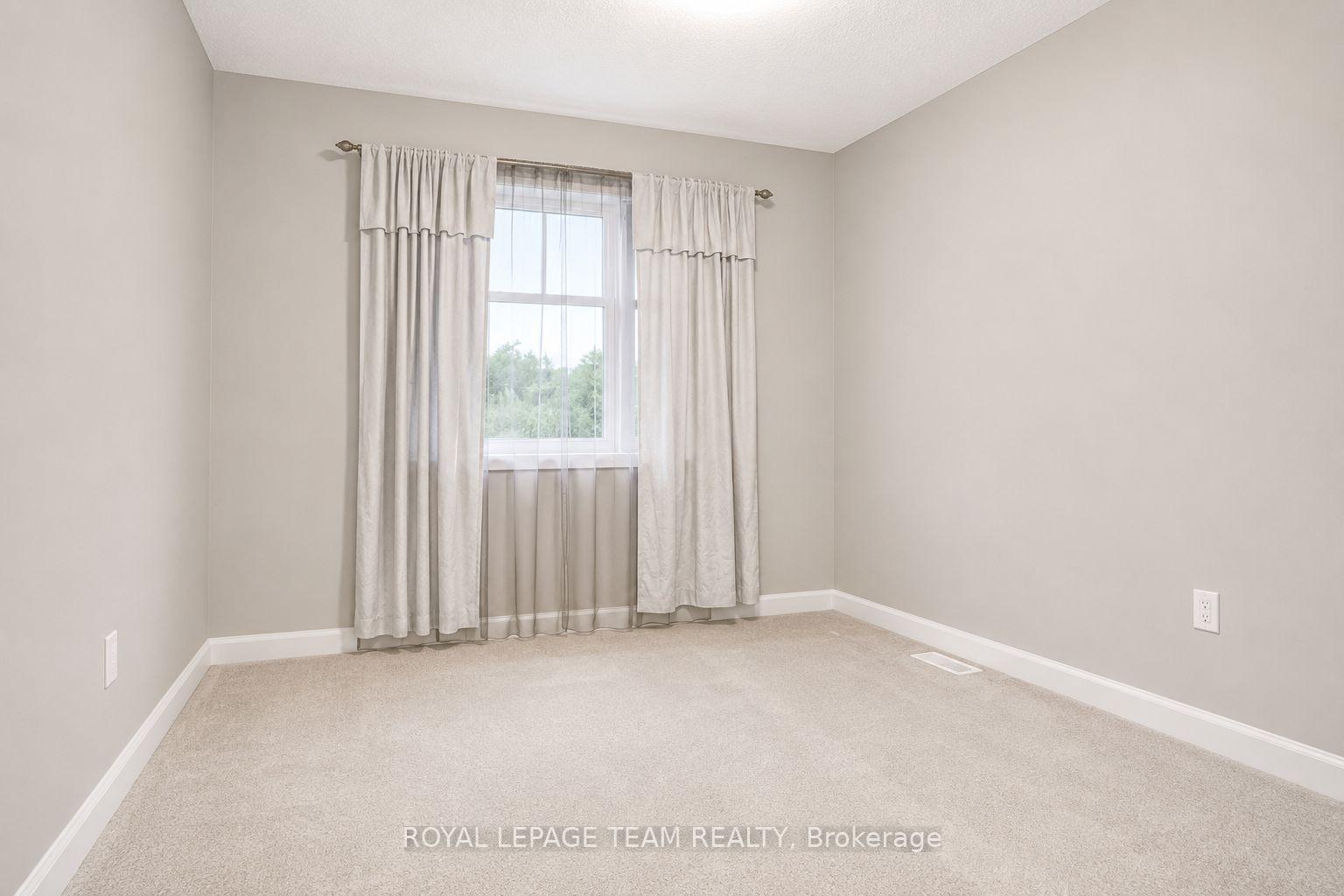 Photo 15 of 103 Bending Way, Ottawa, Barrhaven - Hearts Desire — HOMEH