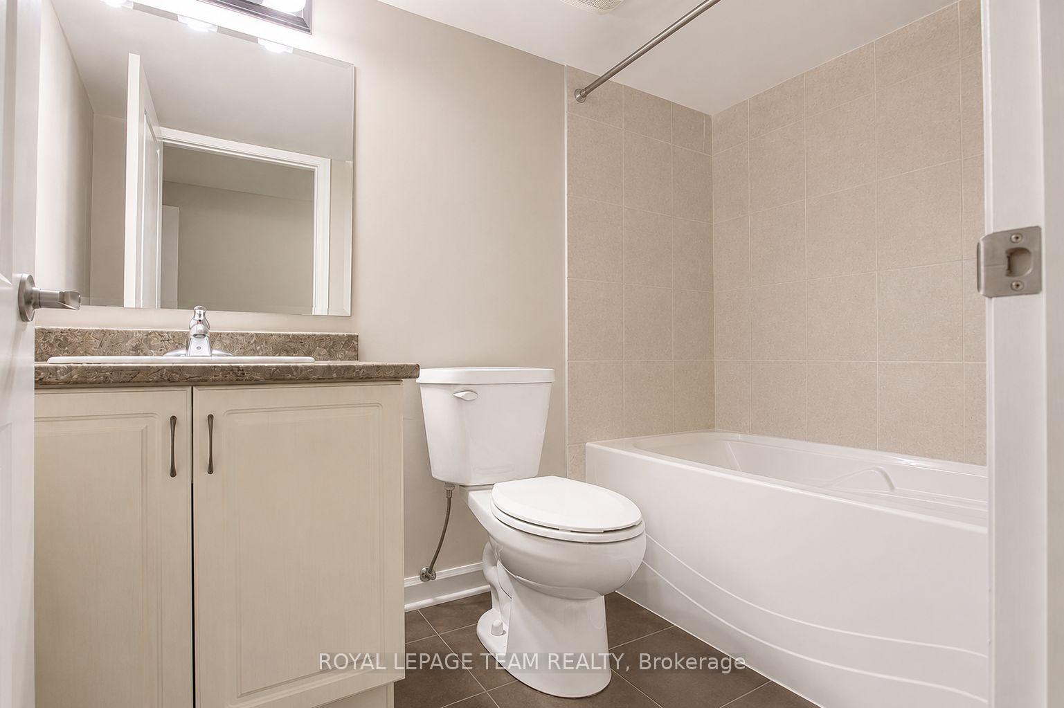 Photo 17 of 103 Bending Way, Ottawa, Barrhaven - Hearts Desire — HOMEH