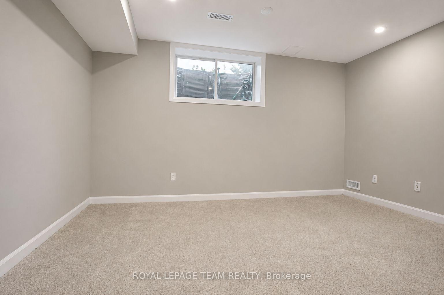 Photo 18 of 103 Bending Way, Ottawa, Barrhaven - Hearts Desire — HOMEH