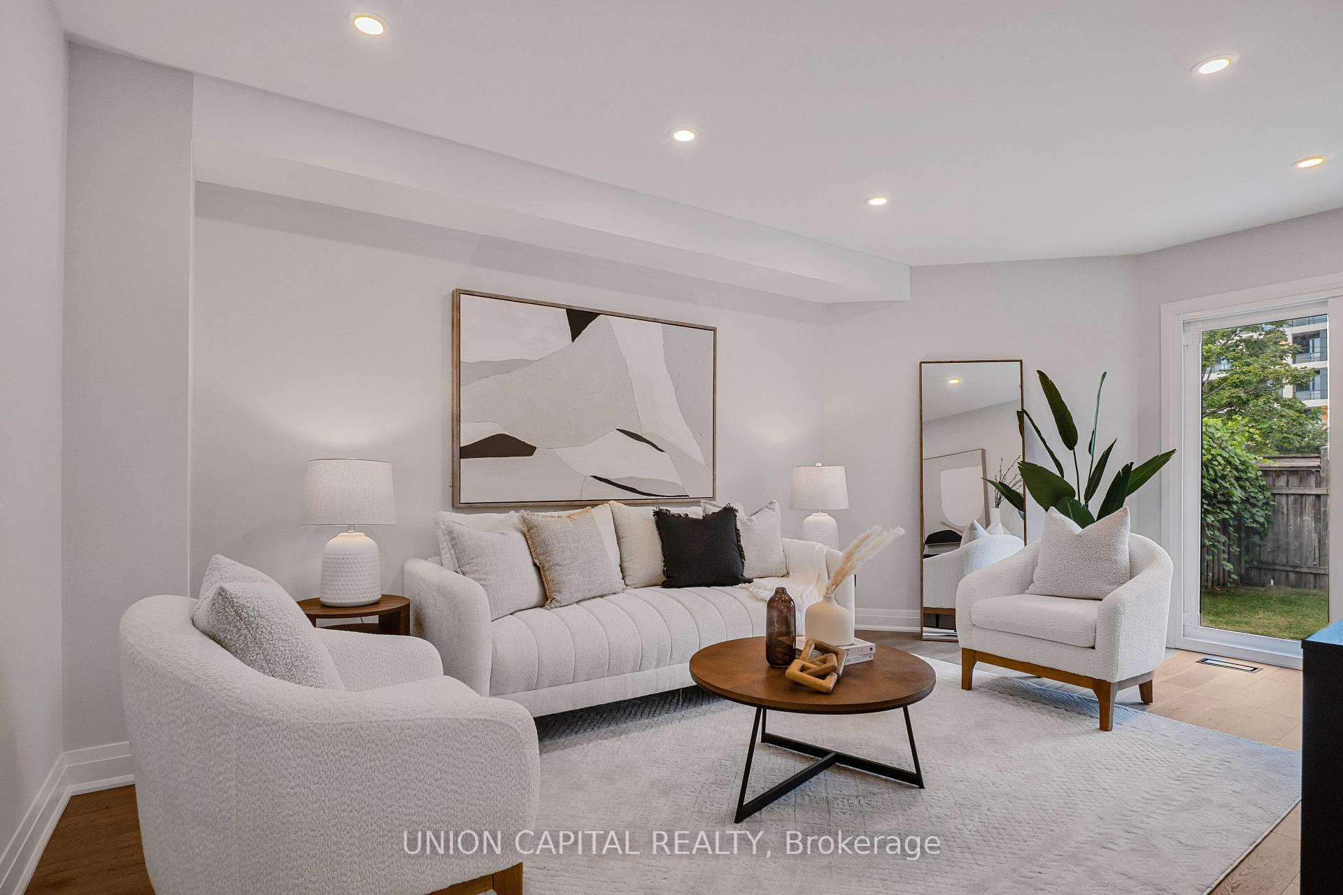 Photo 8 of 45 Chilmar Crescent, Vaughan, Uplands — HOMEH