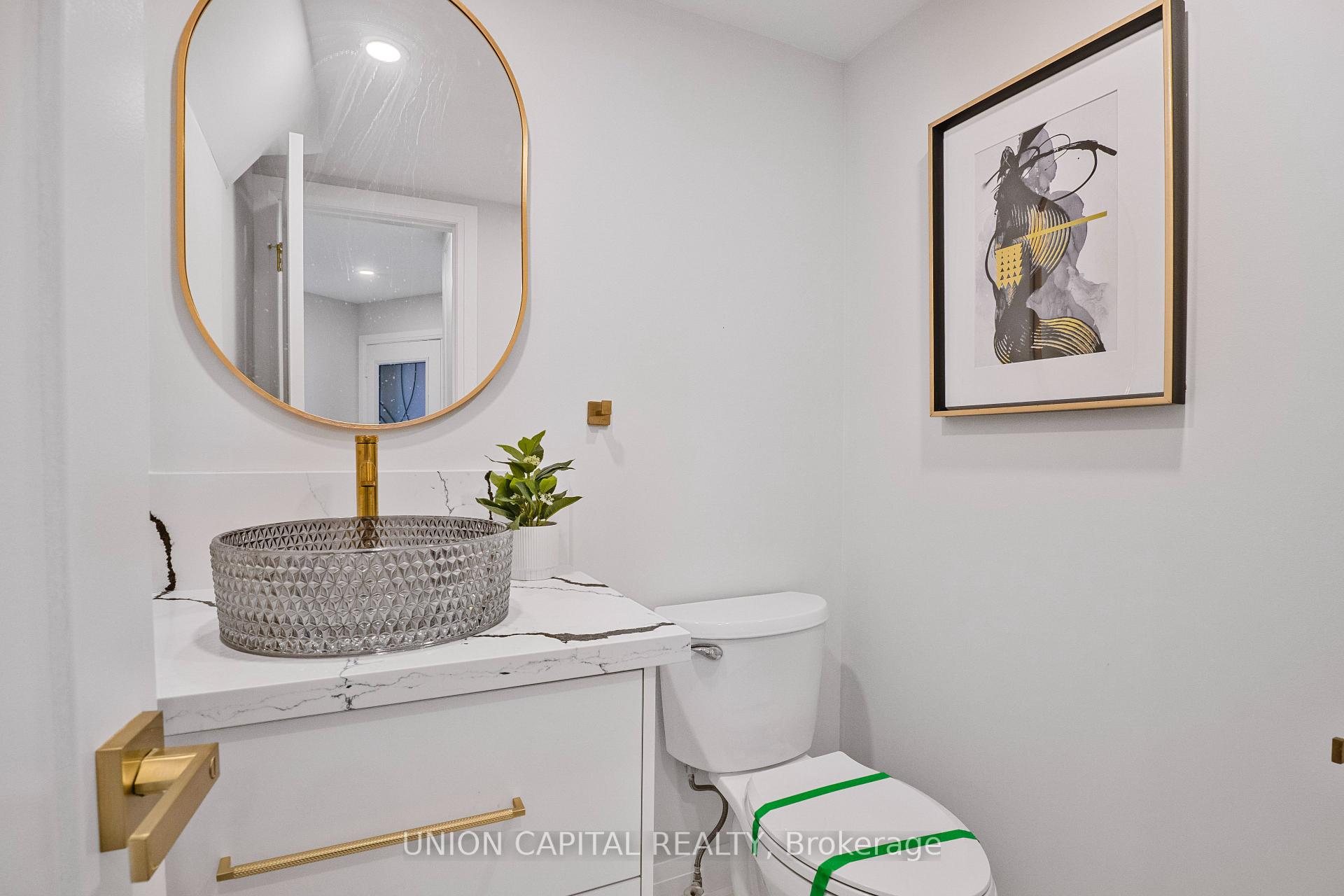 Photo 17 of 45 Chilmar Crescent, Vaughan, Uplands — HOMEH