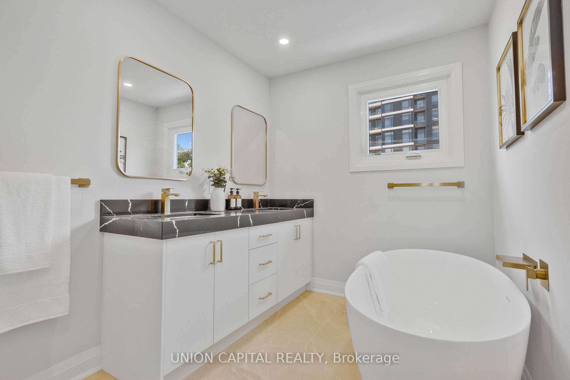 Photo 20 of 45 Chilmar Crescent, Vaughan, Uplands — HOMEH