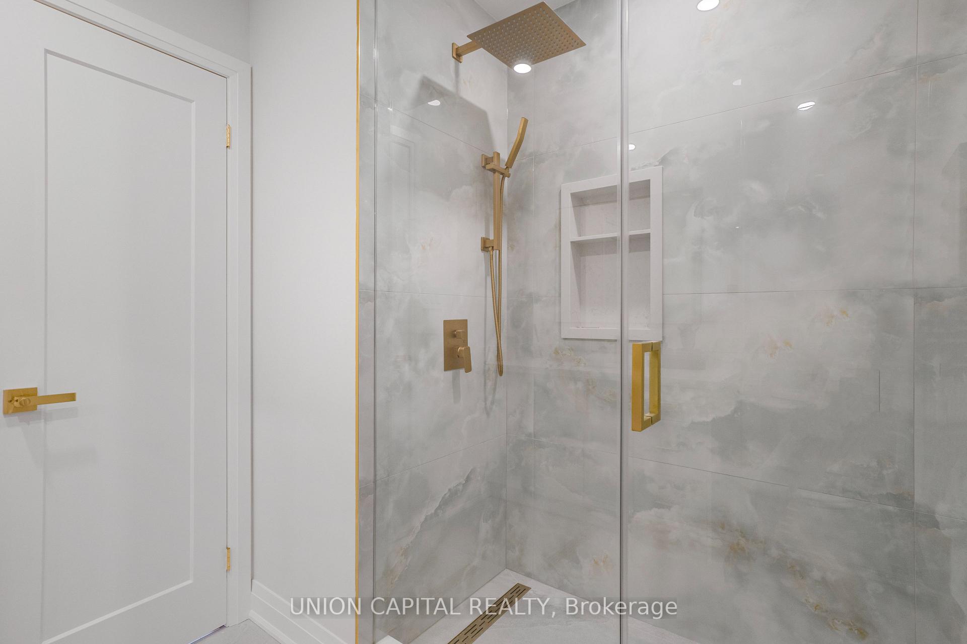 Photo 30 of 45 Chilmar Crescent, Vaughan, Uplands — HOMEH