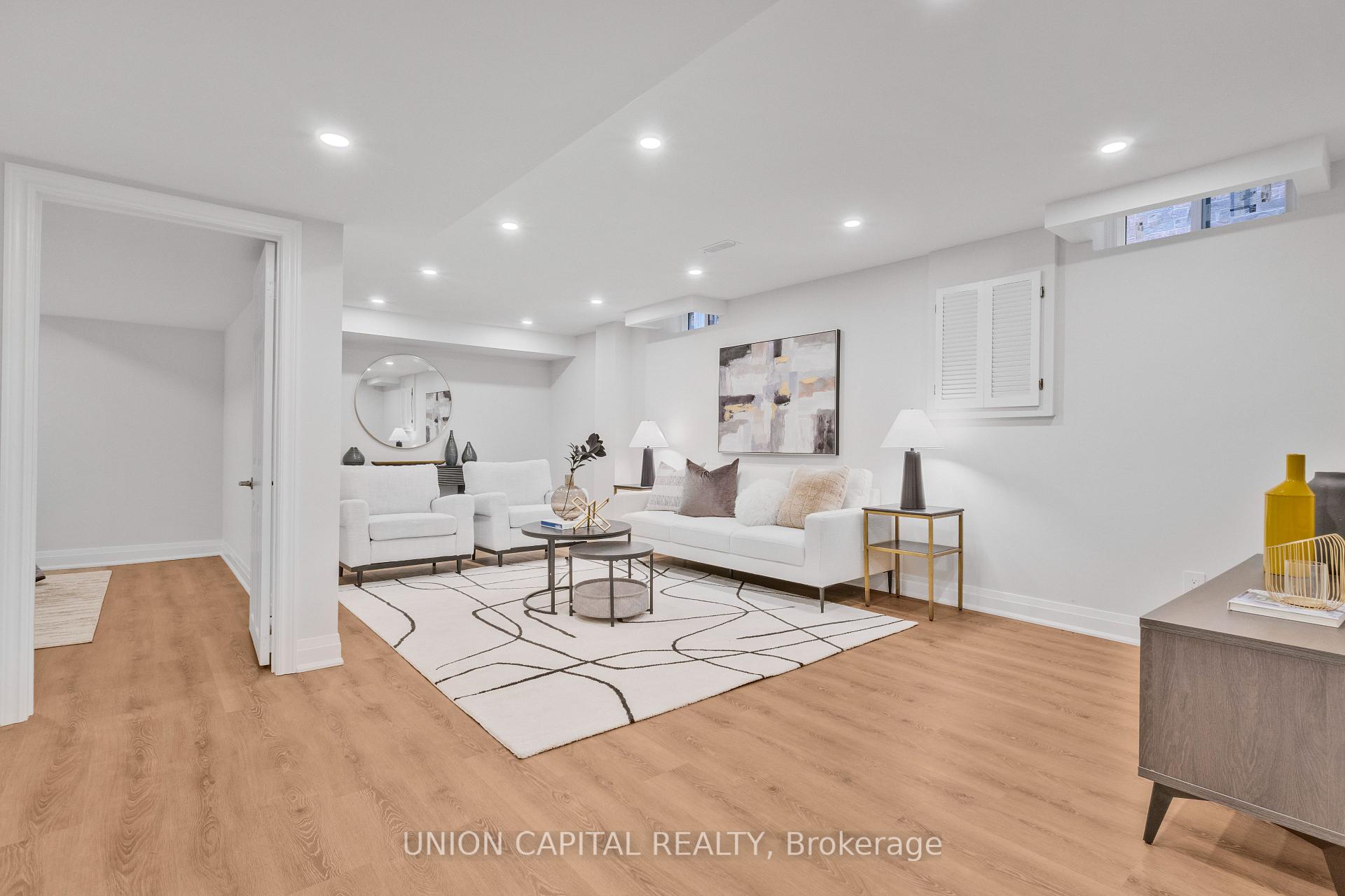 Photo 32 of 45 Chilmar Crescent, Vaughan, Uplands — HOMEH