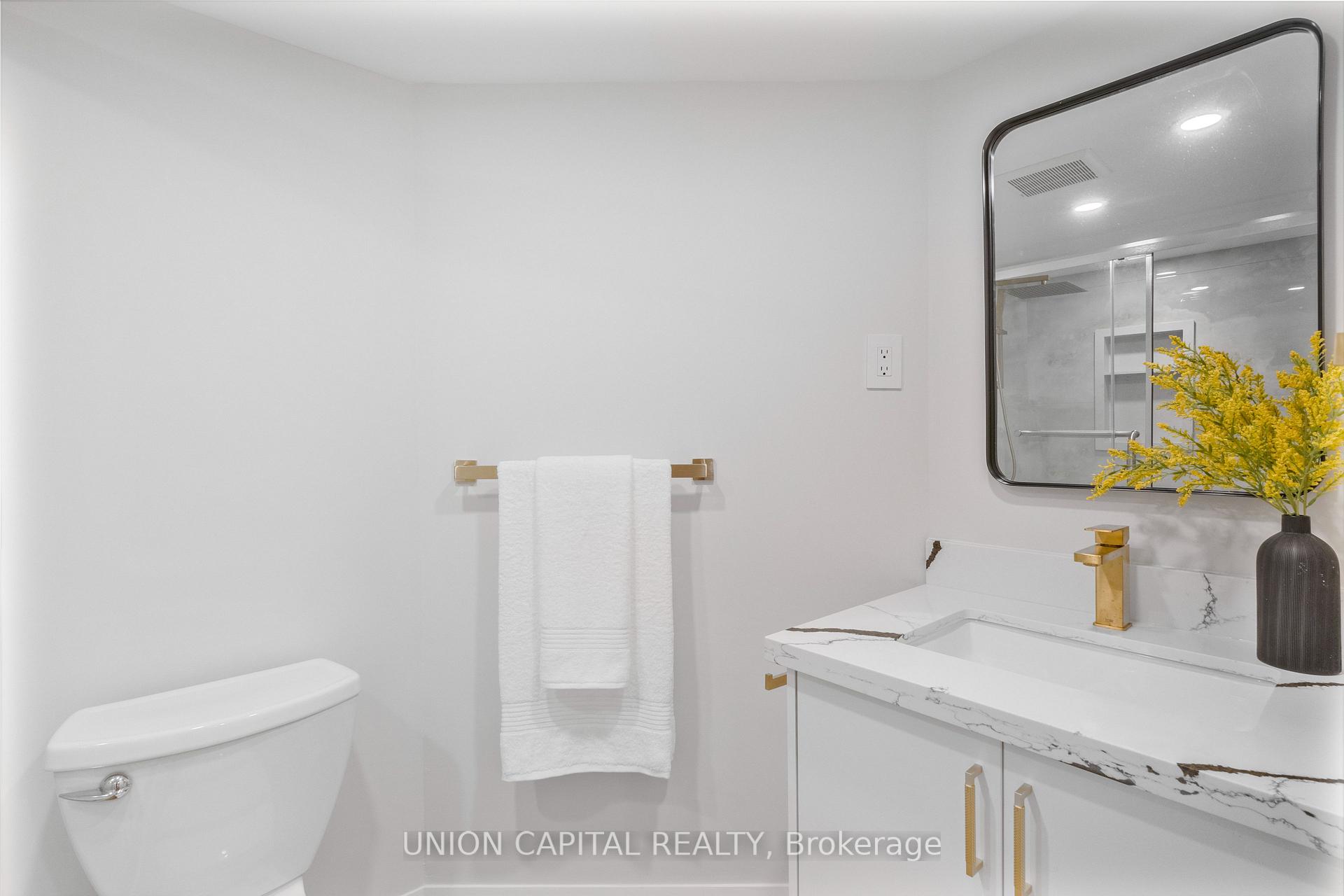 Photo 35 of 45 Chilmar Crescent, Vaughan, Uplands — HOMEH