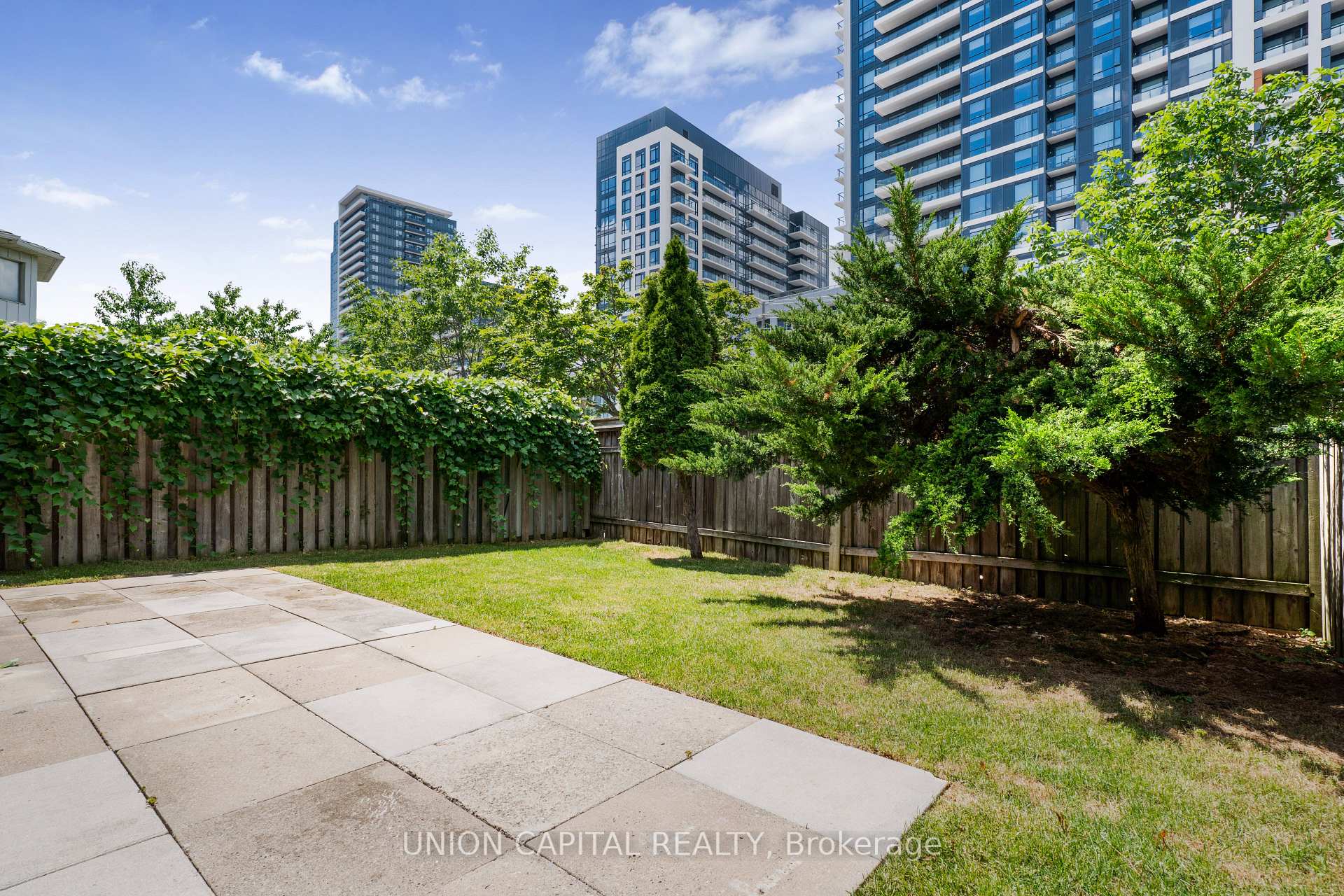 Photo 37 of 45 Chilmar Crescent, Vaughan, Uplands — HOMEH