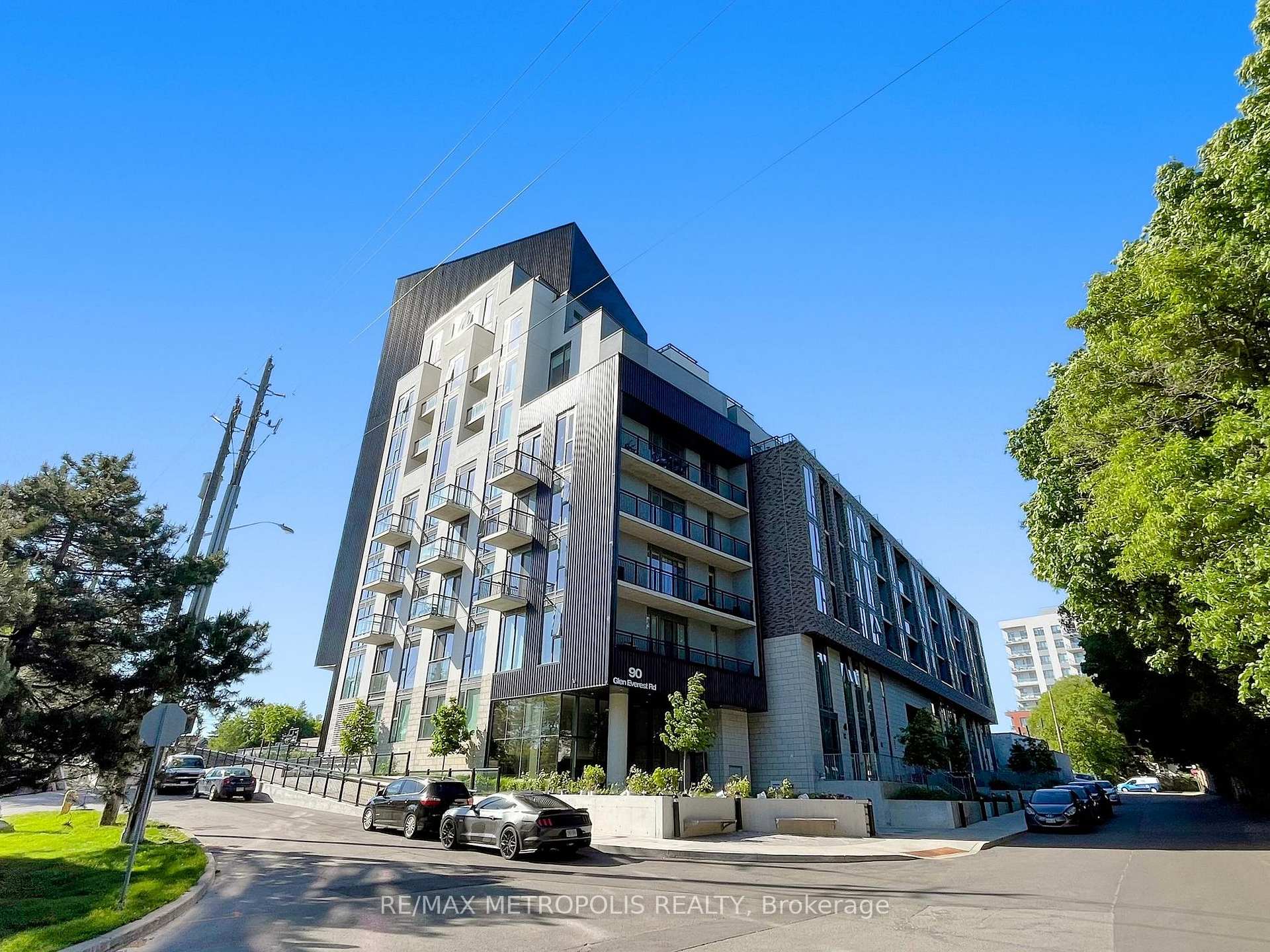 Front of Unit 98, 90 Glen Everest Road