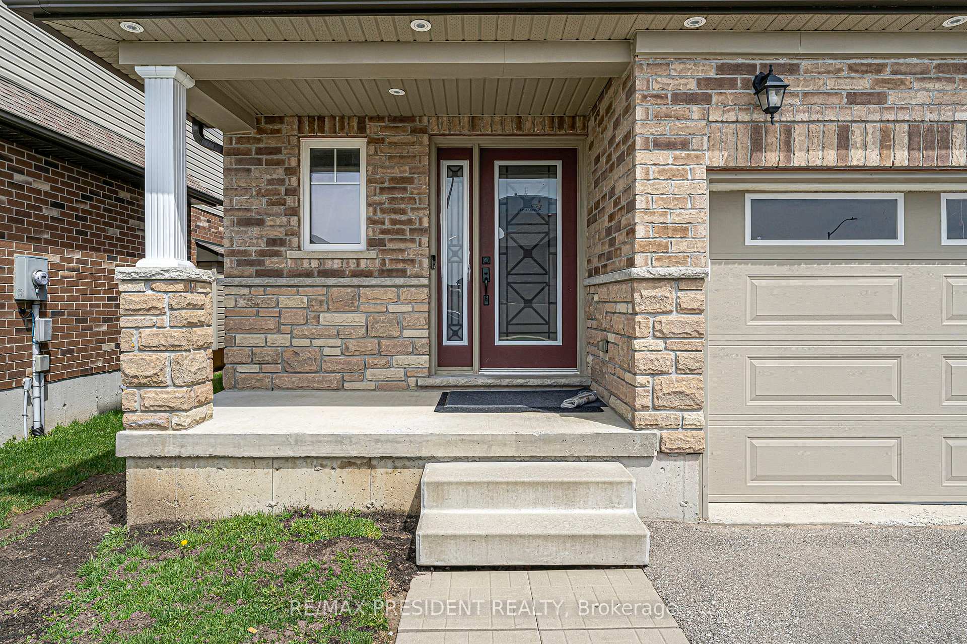 Photo 3 of 573 Forman Avenue, Stratford — HOMEH