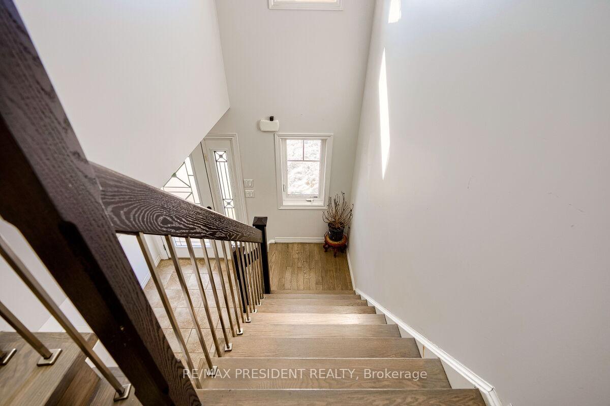 Photo 13 of 573 Forman Avenue, Stratford — HOMEH