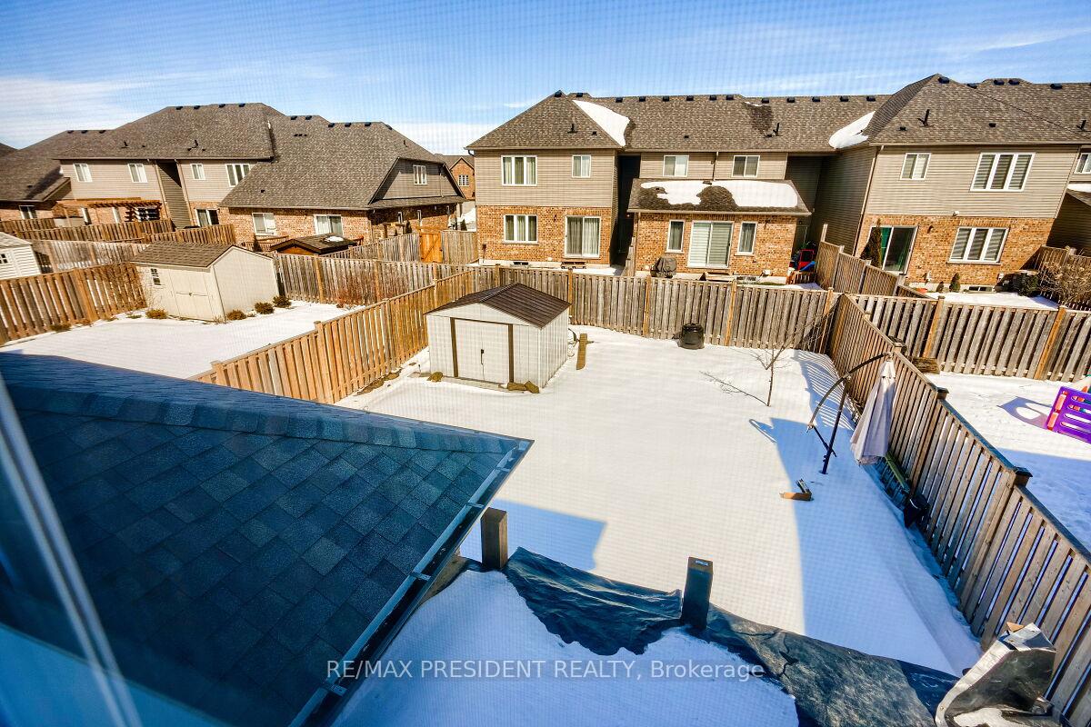 Photo 21 of 573 Forman Avenue, Stratford — HOMEH