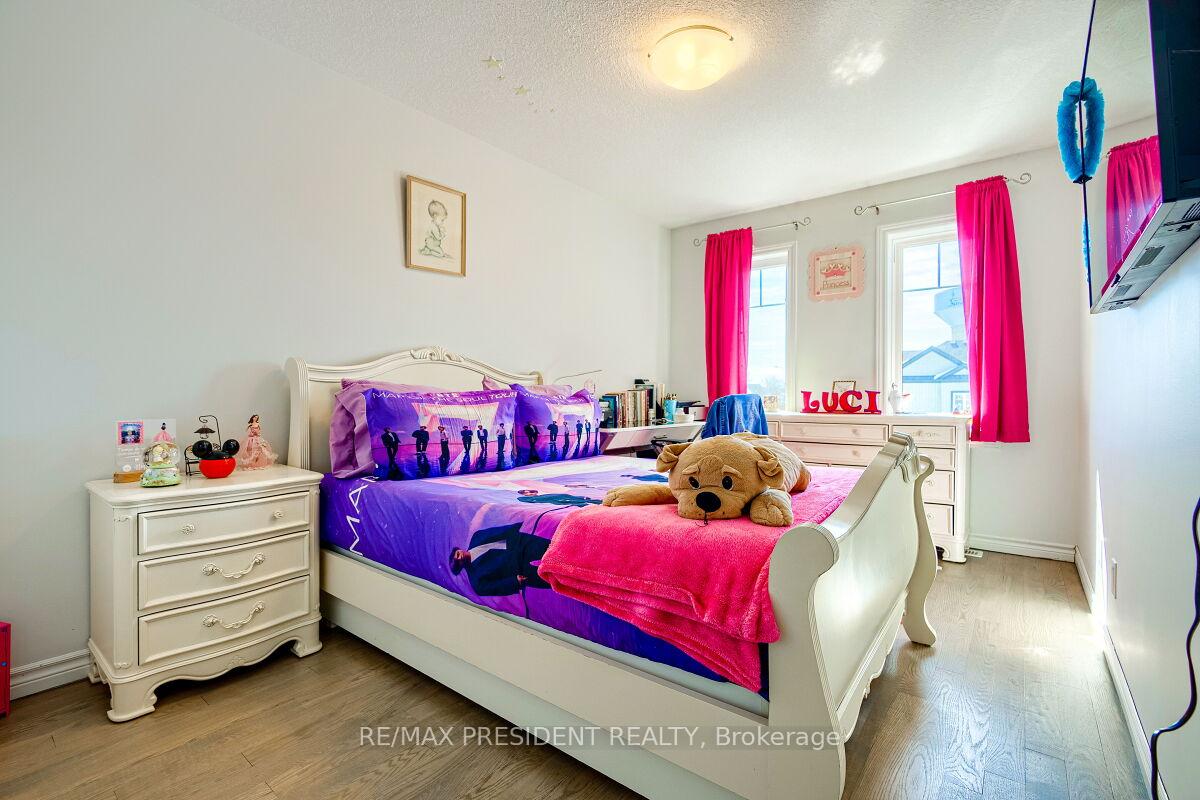 Photo 23 of 573 Forman Avenue, Stratford — HOMEH