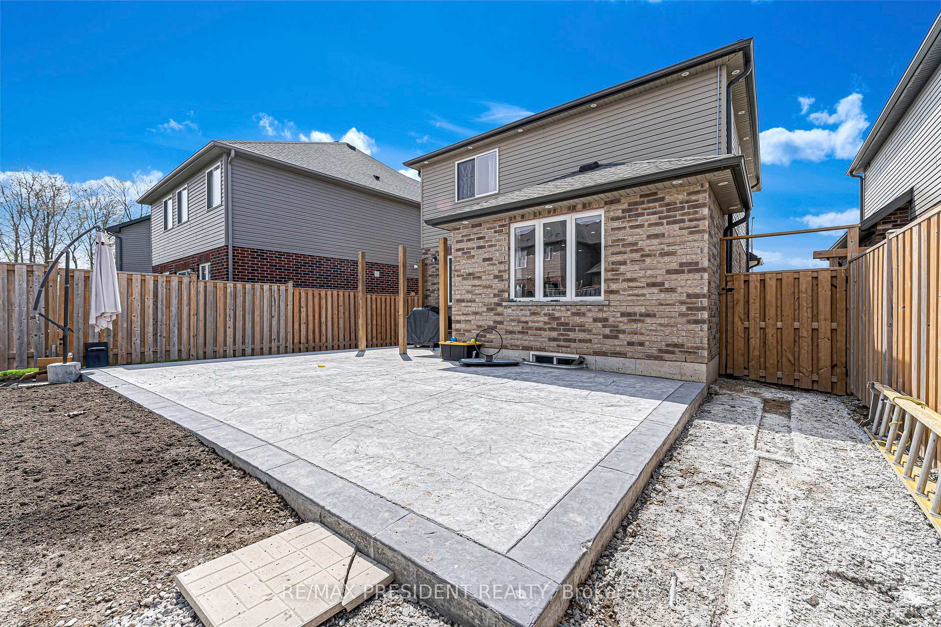 Photo 27 of 573 Forman Avenue, Stratford — HOMEH