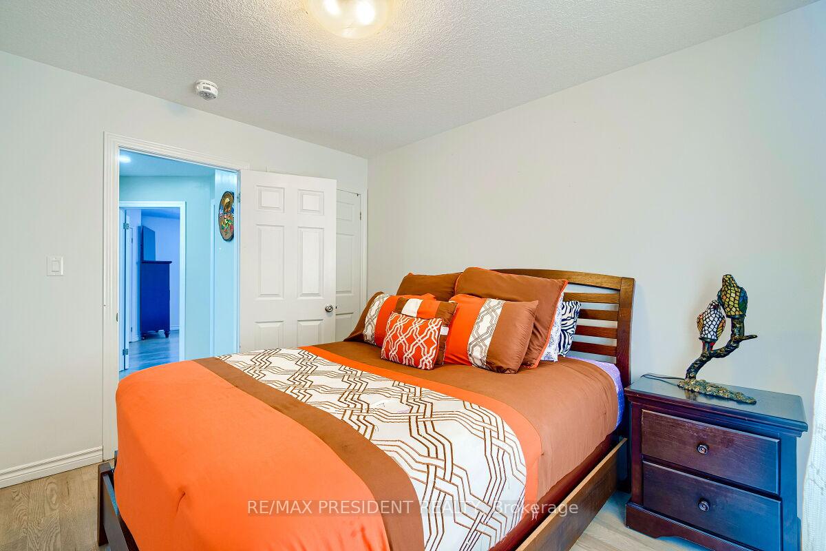 Photo 28 of 573 Forman Avenue, Stratford — HOMEH