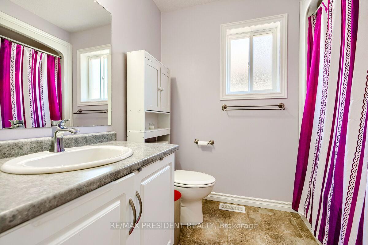 Photo 29 of 573 Forman Avenue, Stratford — HOMEH