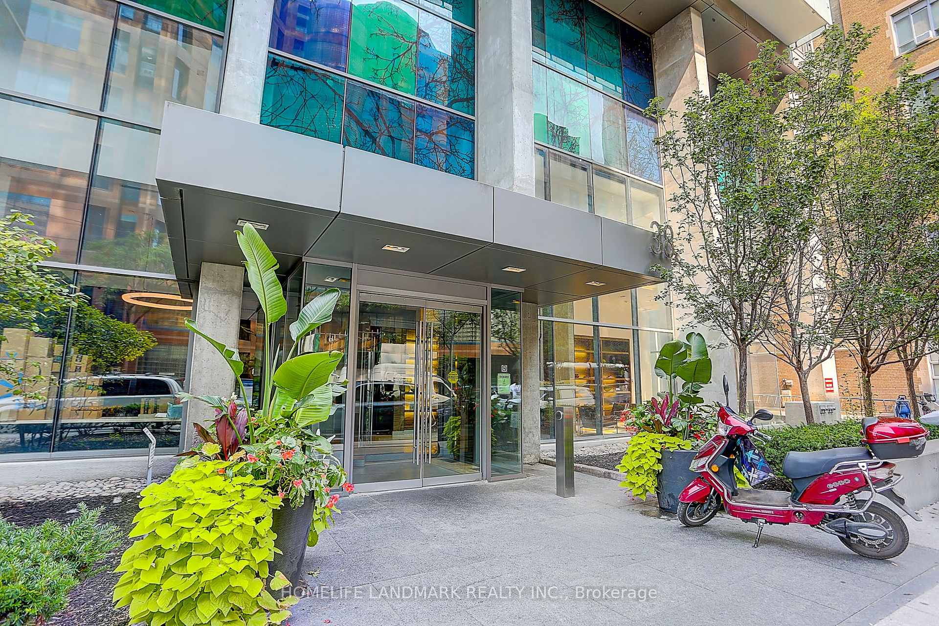 Photo 2 of Unit 3301, 38 Grenville Street, Toronto, Bay Street Corridor — HOMEH