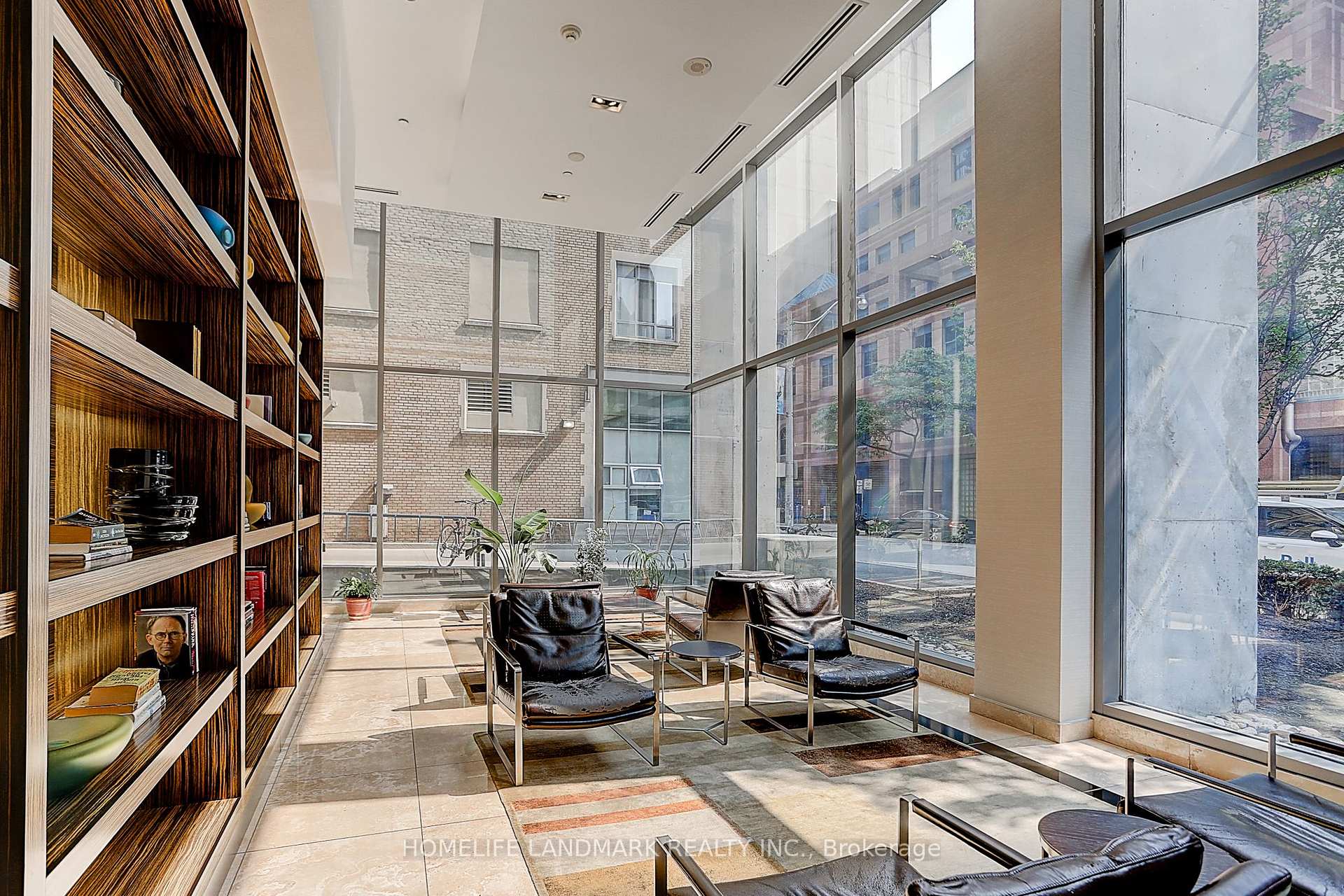 Photo 4 of Unit 3301, 38 Grenville Street, Toronto, Bay Street Corridor — HOMEH