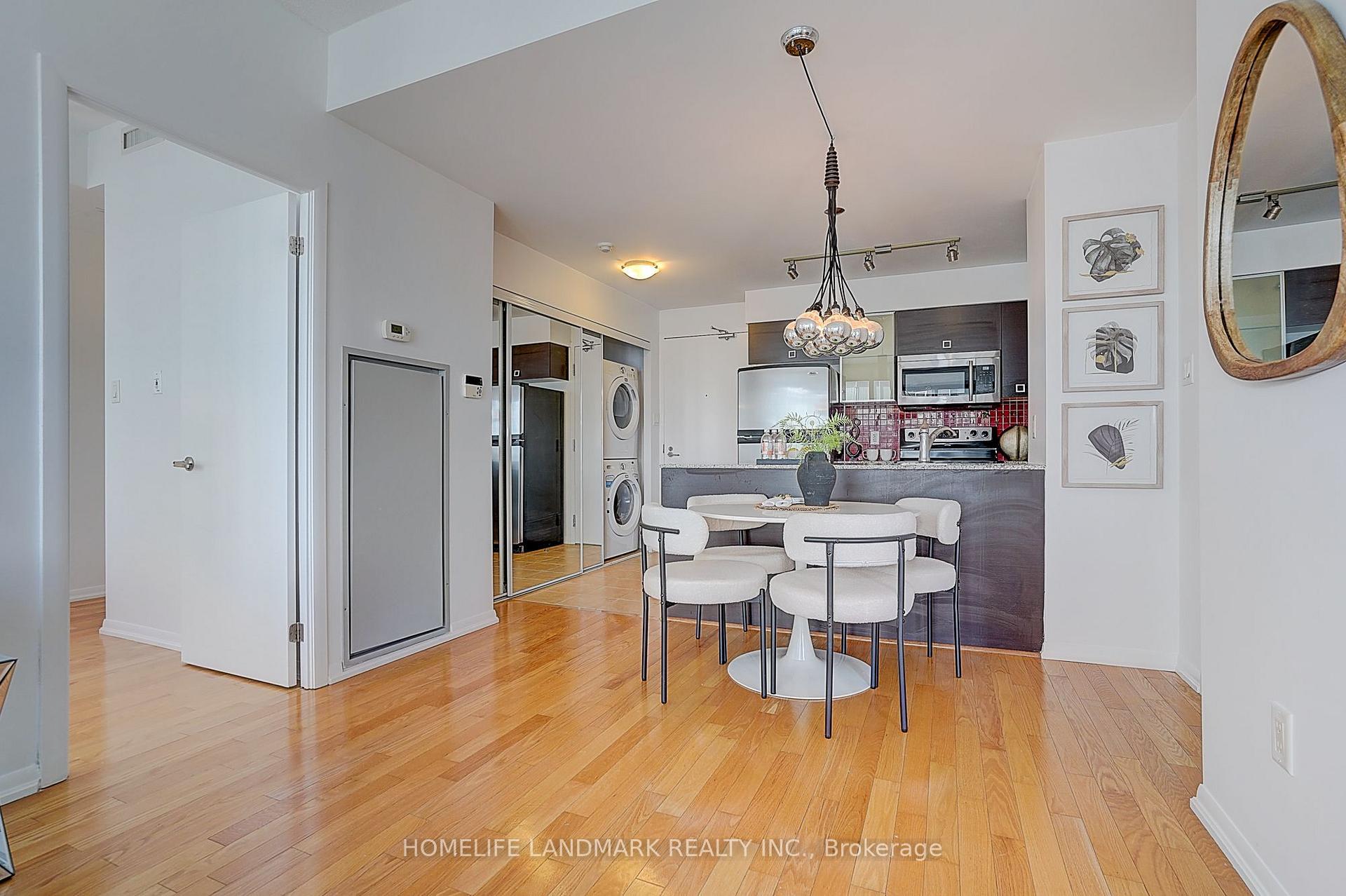 Photo 6 of Unit 3301, 38 Grenville Street, Toronto, Bay Street Corridor — HOMEH