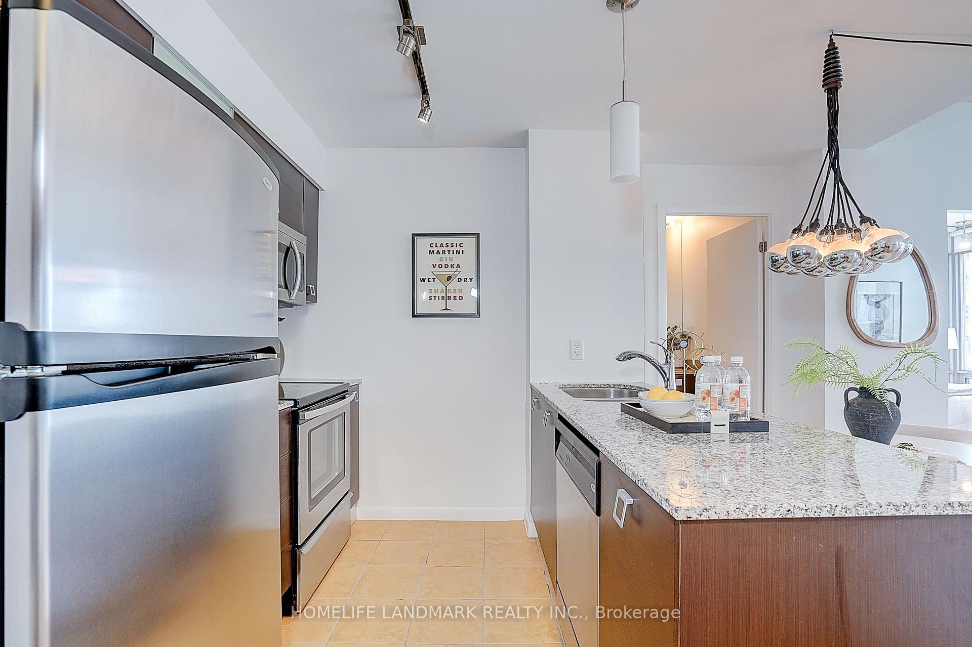 Photo 8 of Unit 3301, 38 Grenville Street, Toronto, Bay Street Corridor — HOMEH