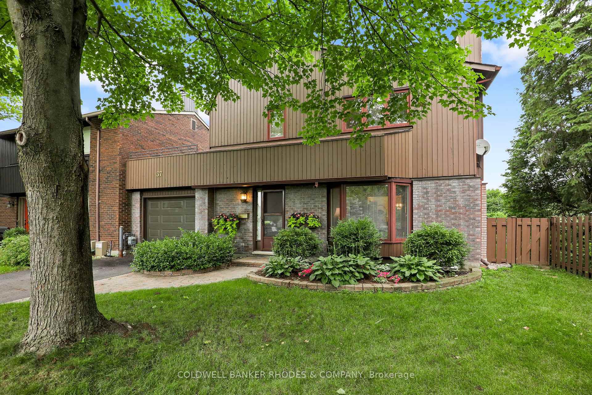 Photo 2 of 37 Sample Road, Ottawa, Hunt Club — HOMEH