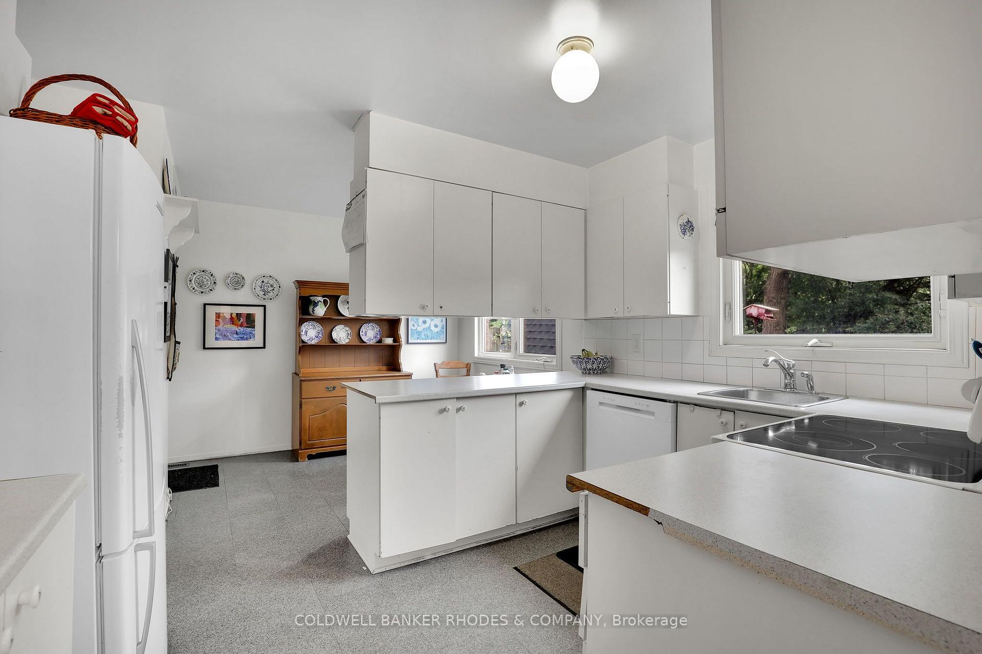 Photo 9 of 37 Sample Road, Ottawa, Hunt Club — HOMEH