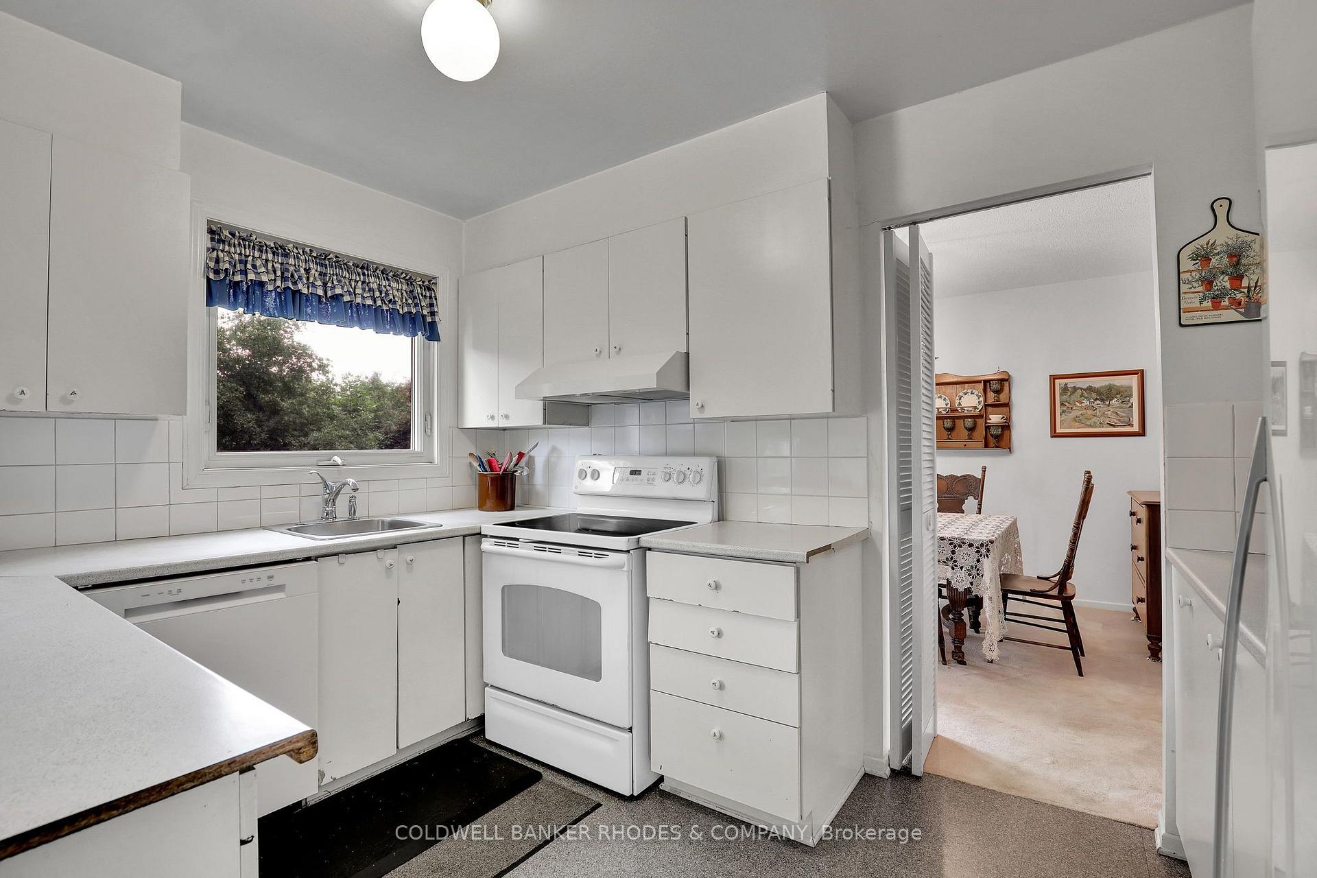 Photo 10 of 37 Sample Road, Ottawa, Hunt Club — HOMEH