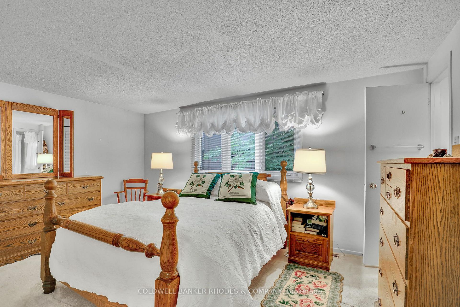 Photo 14 of 37 Sample Road, Ottawa, Hunt Club — HOMEH