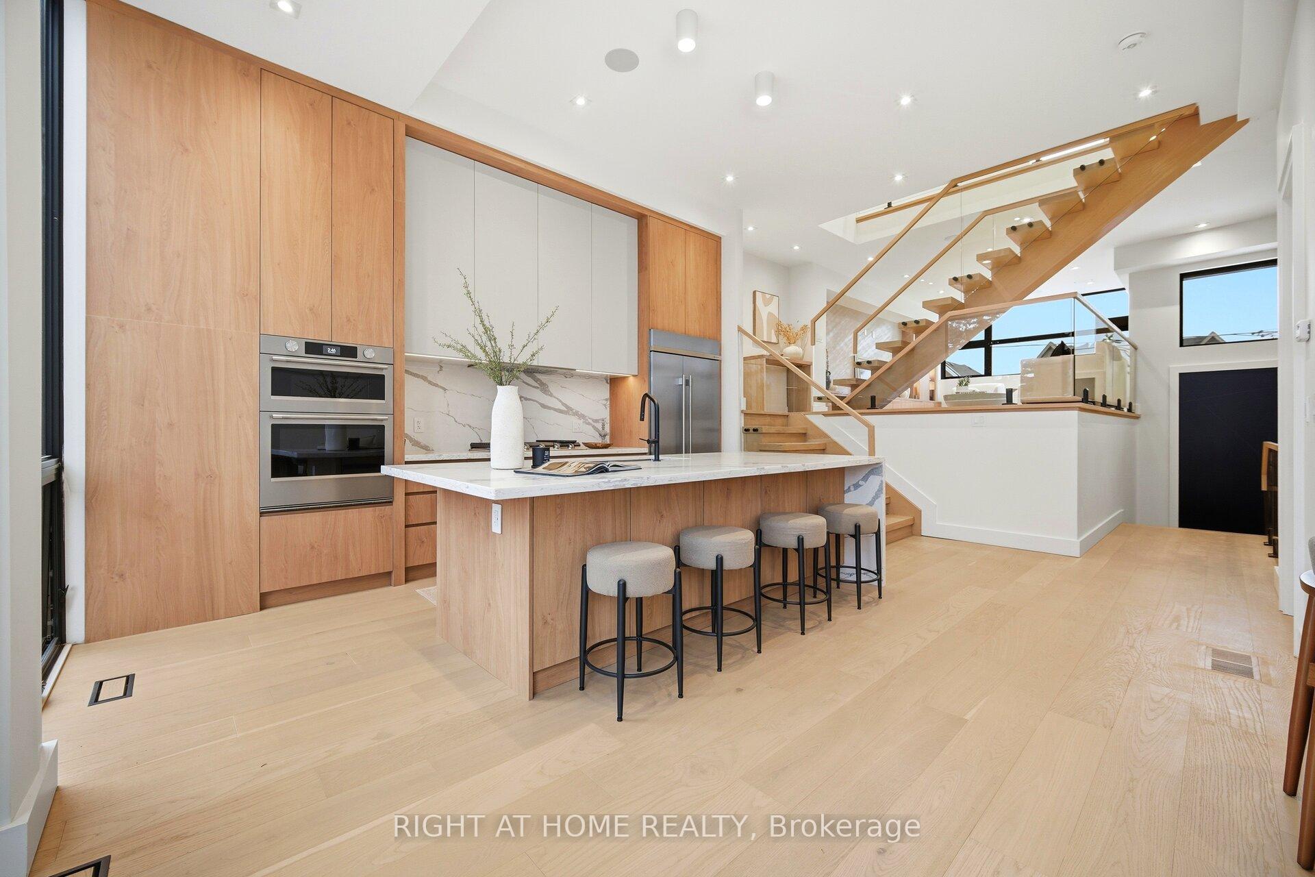Photo 7 of 287 Valermo Drive, Etobicoke, Alderwood — HOMEH
