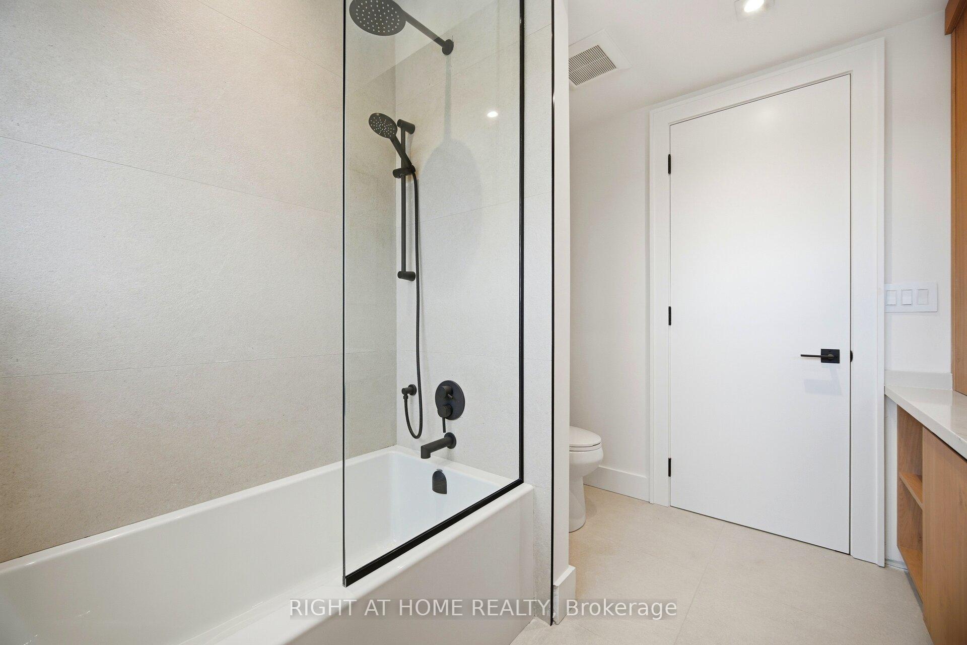 Photo 31 of 287 Valermo Drive, Etobicoke, Alderwood — HOMEH
