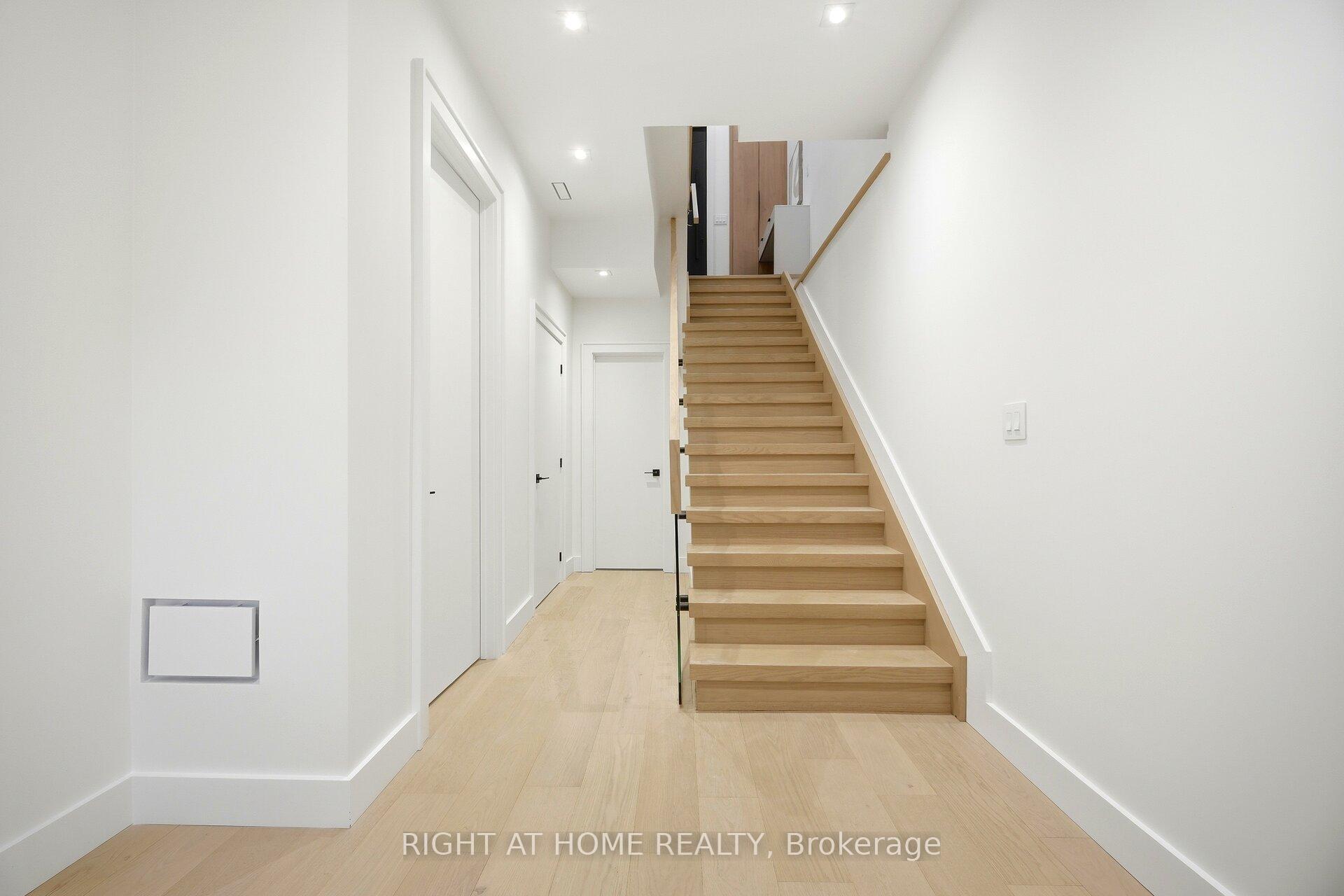 Photo 33 of 287 Valermo Drive, Etobicoke, Alderwood — HOMEH