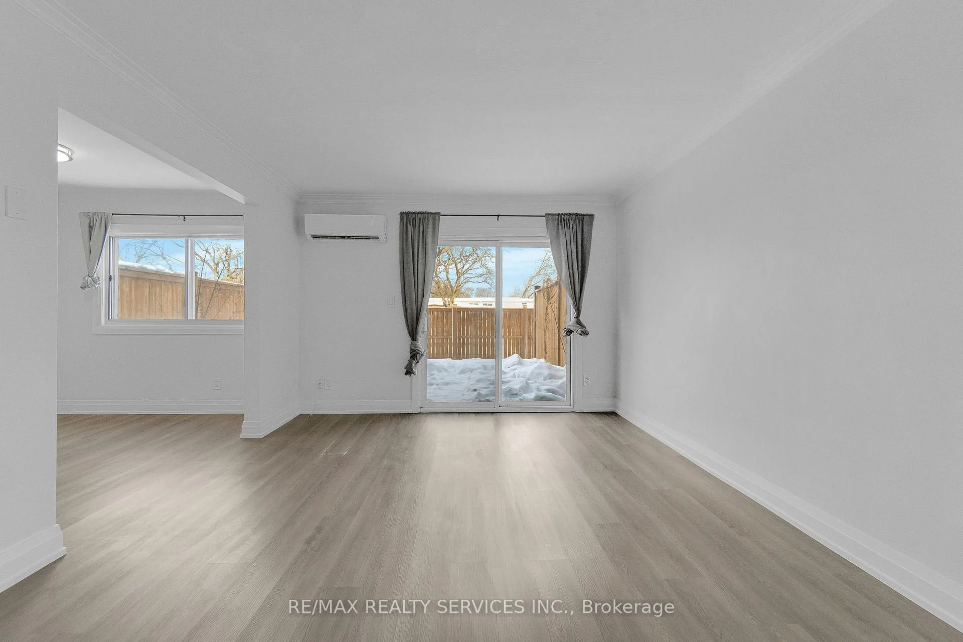 Photo 4 of Unit 8, 1140 Tavistock Drive, Burlington, Mountainside — HOMEH