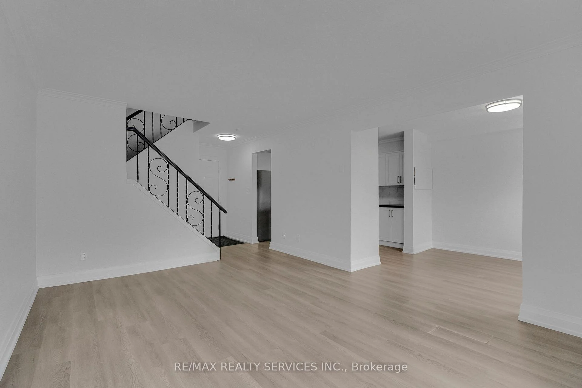 Photo 5 of Unit 8, 1140 Tavistock Drive, Burlington, Mountainside — HOMEH