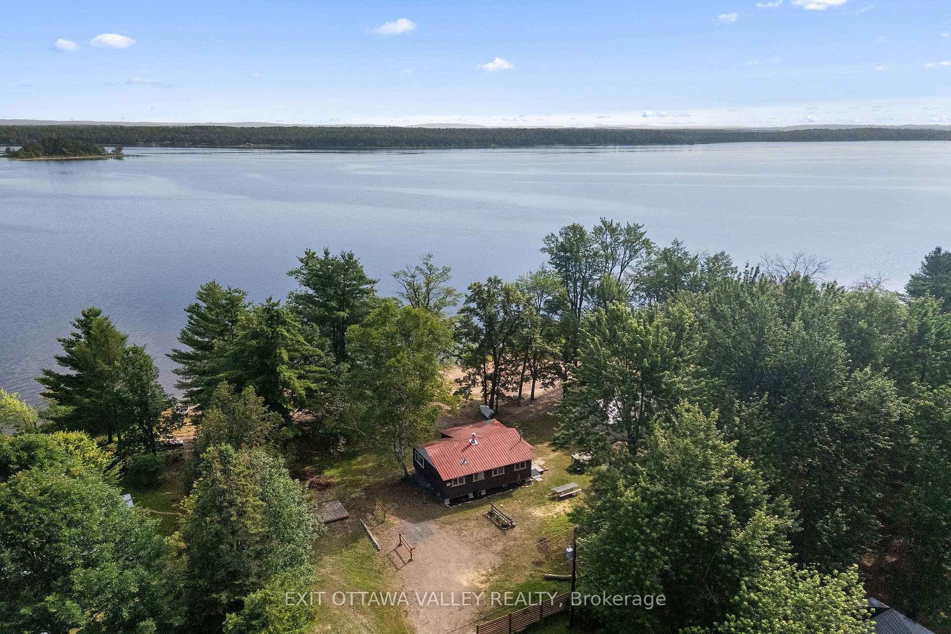 Photo 5 of 95 Sullivan Point Road, Laurentian Valley, Laurentian Valley — HOMEH