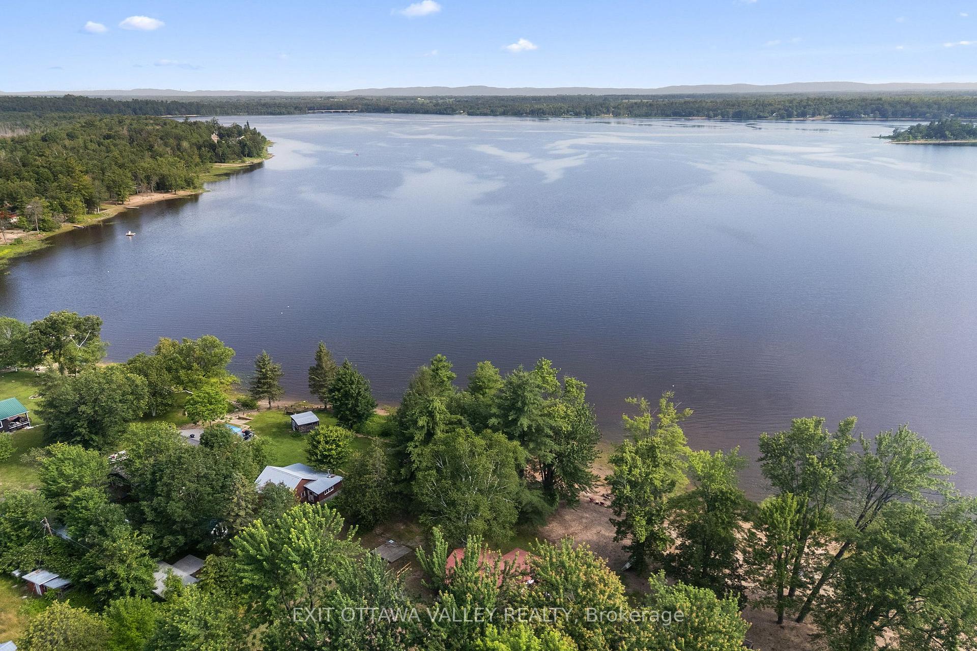 Photo 6 of 95 Sullivan Point Road, Laurentian Valley, Laurentian Valley — HOMEH