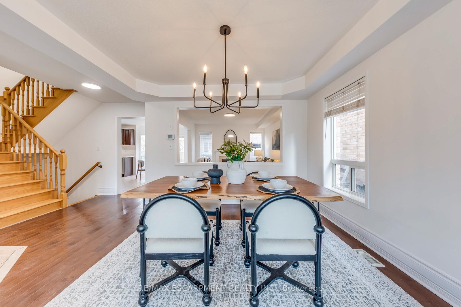 Photo 8 of 5811 Page Crescent, Burlington, Orchard — HOMEH