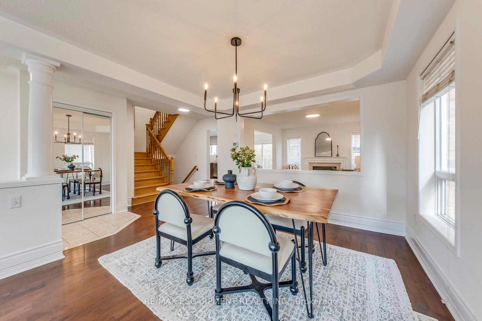 Photo 9 of 5811 Page Crescent, Burlington, Orchard — HOMEH